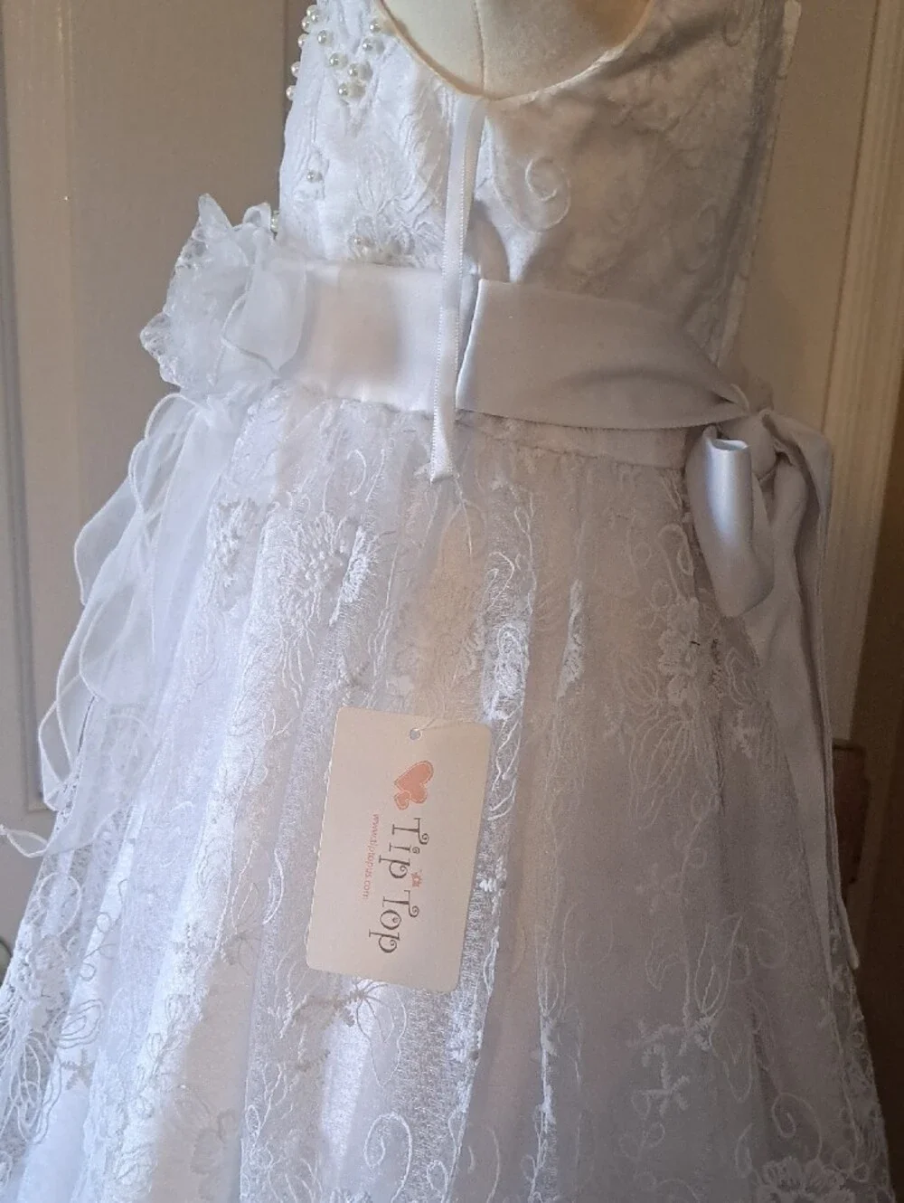 White Lace Flower Girl Dress with Satin Sash Size 4 New